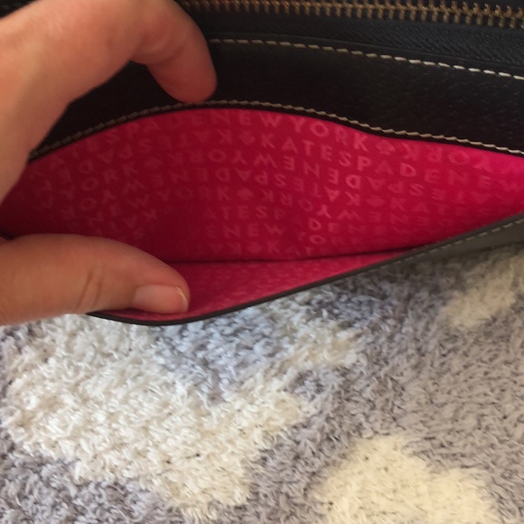 Kate Spade clutch/wristlet - Picture 5 of 10